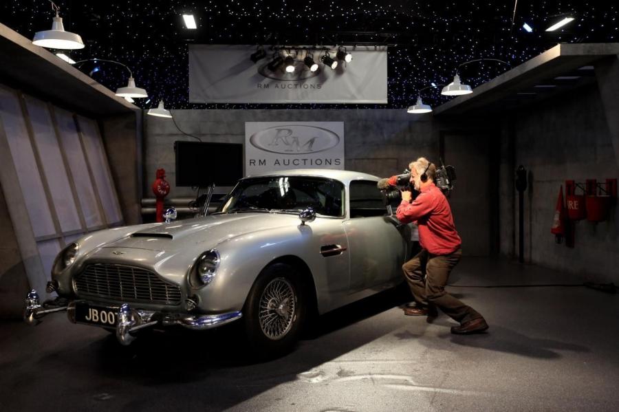  Aston Martin DB5 James Bond Edition 1964 года  (фото 94 из 97)